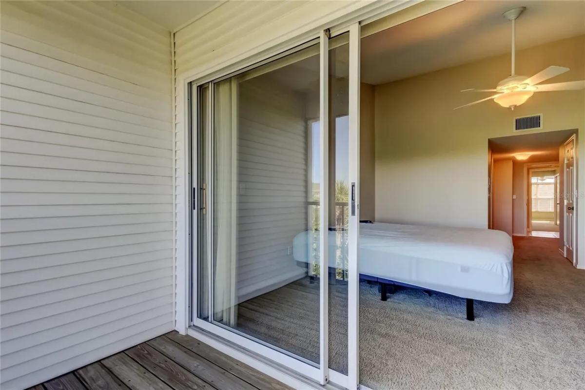 Step inside this BEAUTIFUL 3 bedroom, 3 bath, Move-in-Ready townhome situated near the Intracoastal Waterway in the highly sought-after, park-like setting of the Tara Cay South community. - Image# 15