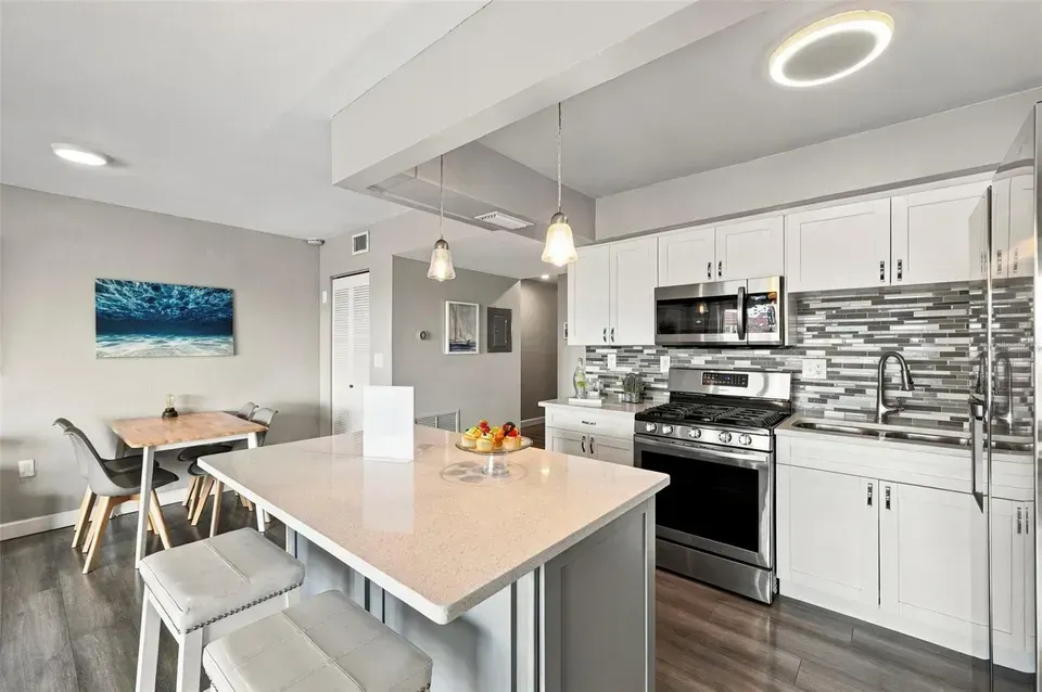 9950 62nd Ter N Apt 408, Saint Petersburg, FL 33708 - Image# 10