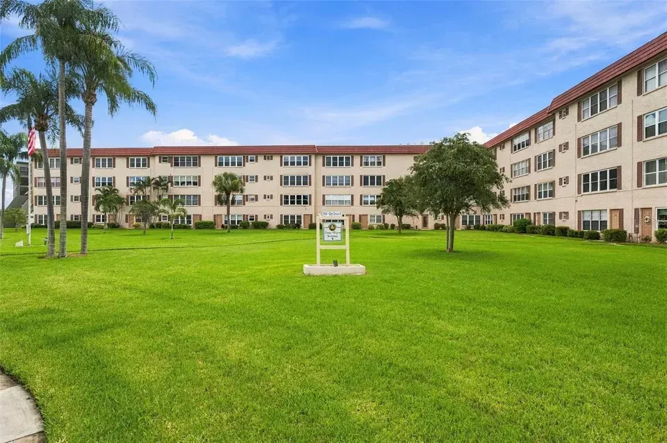 9950 62nd Ter N Apt 408, Saint Petersburg, FL 33708 - Image# 1